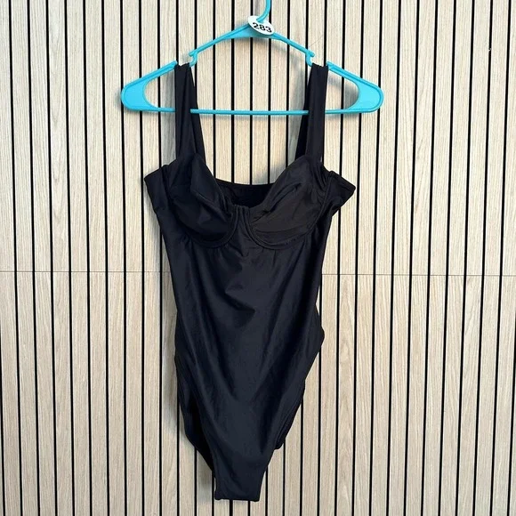 283 SKIMS Underwire One-Piece Swimsuit (XL, NWT)