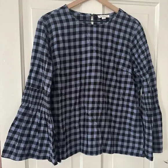 beachlunchlounge Bell Sleeve Blouse