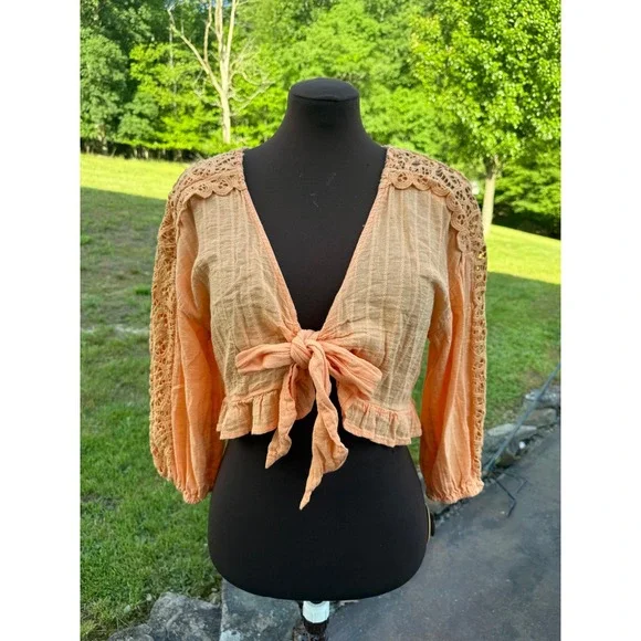 American Eagle Peach Crochet Lace Tie Front Crop Top Gauze Medium boho coue