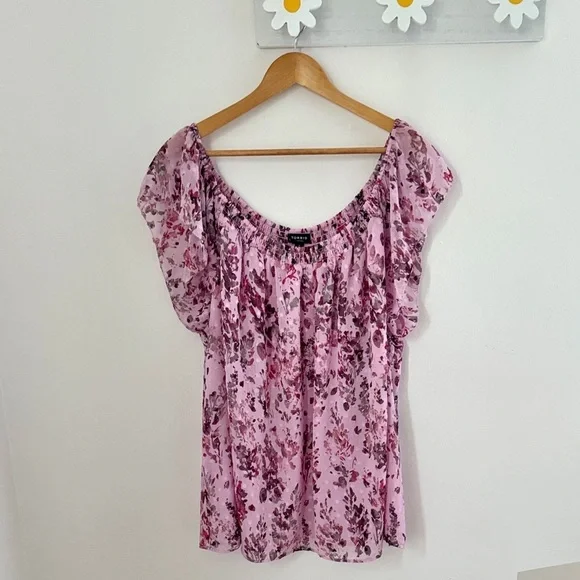 Torrid Plus size Floral Blouse Size 3x Lightweight Sheer Ruffle Sleeve Top