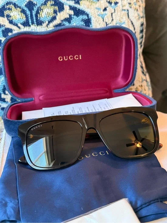 🔥Like New GUCCI sunglasses, made in Japan🔥