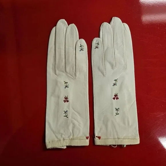 Striking Vintage Embroidered Kid Gloves