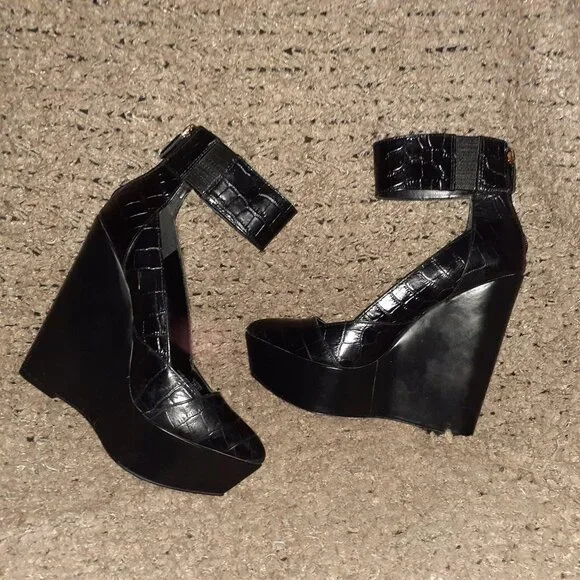 BCBGMAXAZRIA-Arcade-Wedge Sandals-Ankle Wrap-Black Croc Print Leather-Sz 7-NWOB
