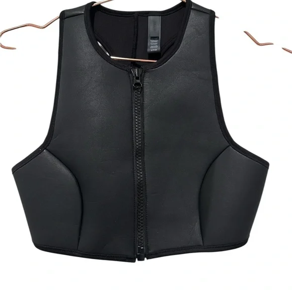 SKIMS Sport Swim High Neck Top Womens Onyx SW-HNK-0050. Size small