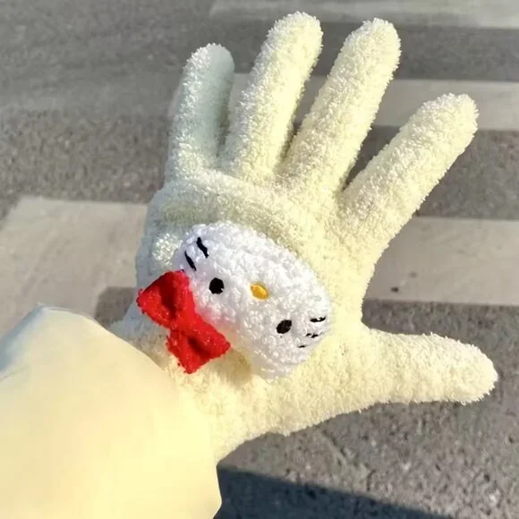 HELLO KITTY Pale Yellow Fuzzy Gloves Mittens BRAND-NEW &‎ SO CUTE!