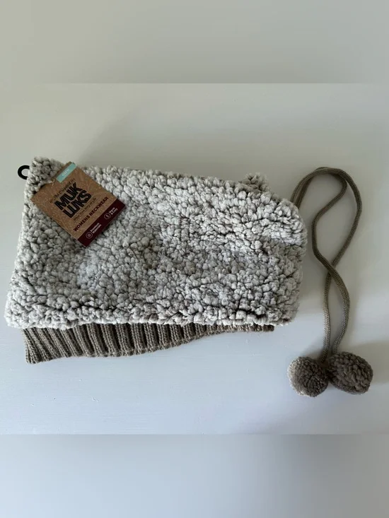 Muk Luks Beige Sherpa Pom-Pom Neck Warme NWT
