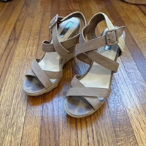 Jessica Simpson Jamey Wedge