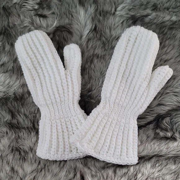 Hand Crochet Vintage Style White Mittens