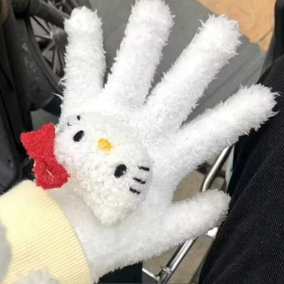 HELLO KITTY White‎ Fuzzy Gloves Mittens BRAND-NEW & SO CUTE!