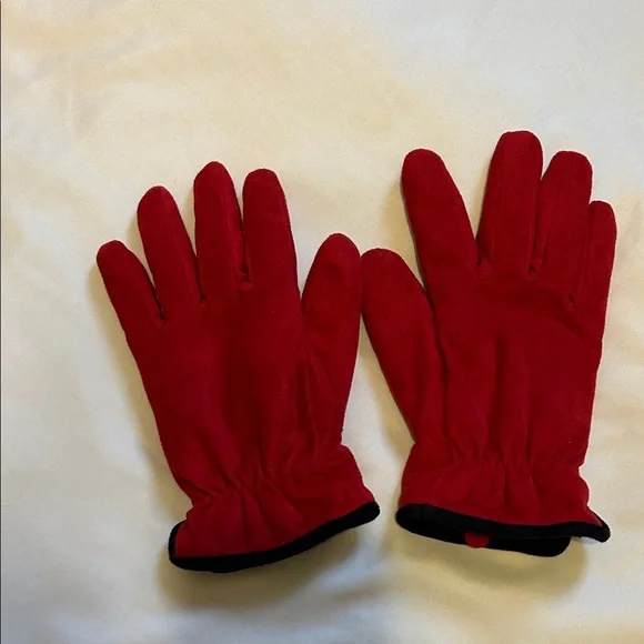 🍃2/$15, 🦁5/$25 Coldwater creek faux suede red gloves