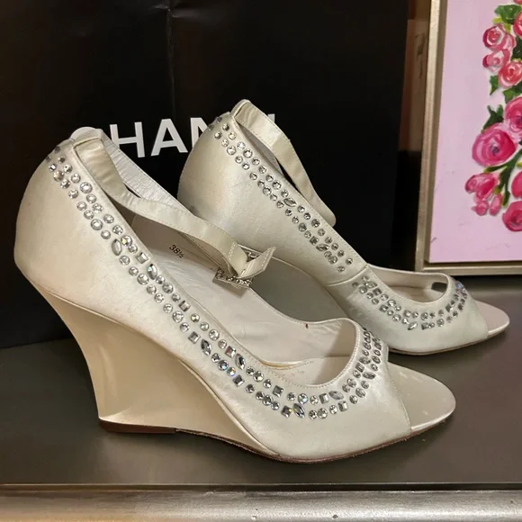 Benjamin Adams London Luxury Bridal Shoes Carmen Ivory Duchess Silk Rhinestone 8