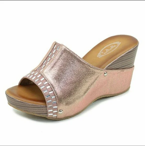 New Champagne Rhinestone Embellished Metallic Cusion Wedge Platform Sandals Sz 7