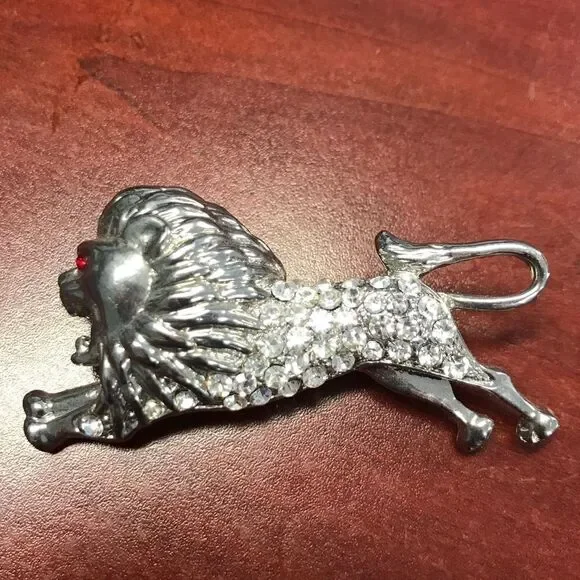 Lion Silver Tone Brooch White Rhinestone