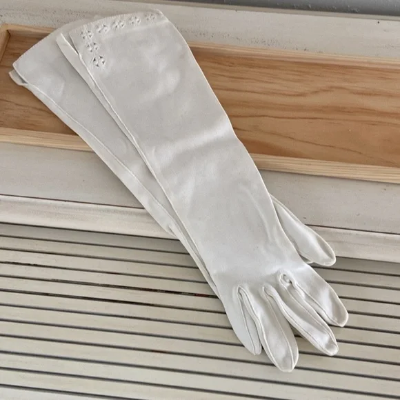 Old Hollywood Glamor Womens Classic Vintage White Spring Easter Church Gloves