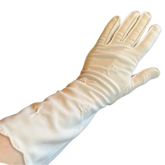Vintage tan cream Mid Length Gloves sz 6 S from 50s-60s Jackie O vibe prom