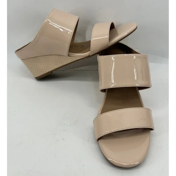 Aerosols Wheeler Wedge Sandal Beige Patent Leather Finish Women's Size 6M
