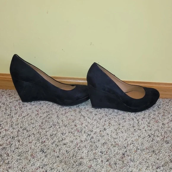 Apt. 9 Wedge Heels Size 8.5 Black Chunky Heel Round Toe