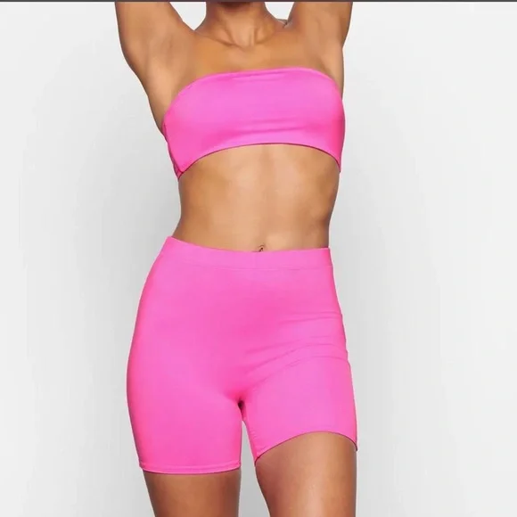 SKIMS Recycled Swim Mid Waist Short Limited Edition - Taffy size S