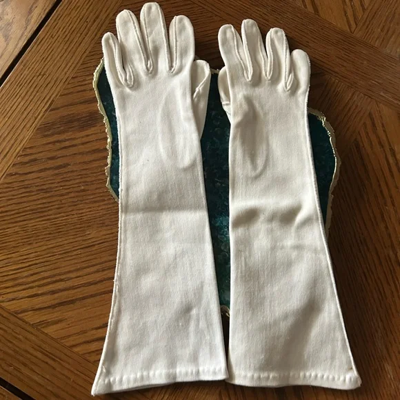 Vintage White 3/4 Length Gloves