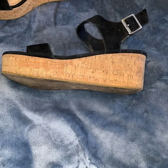 Steve Madden 9 black wedge sandals