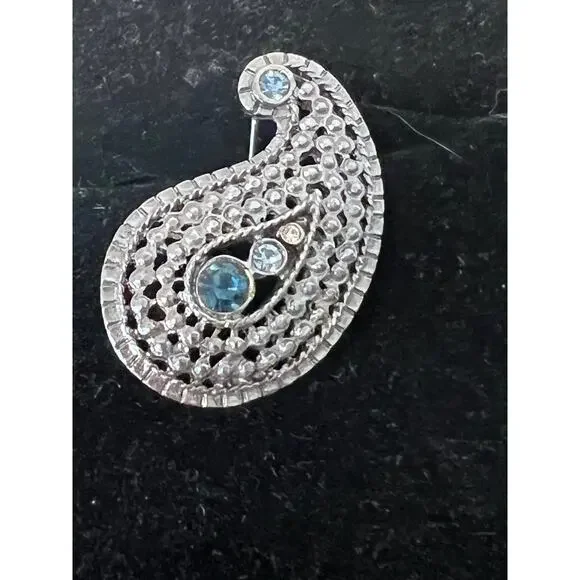 NWOT Crystal Paisley‎ Clear and Blue Rhinestones
