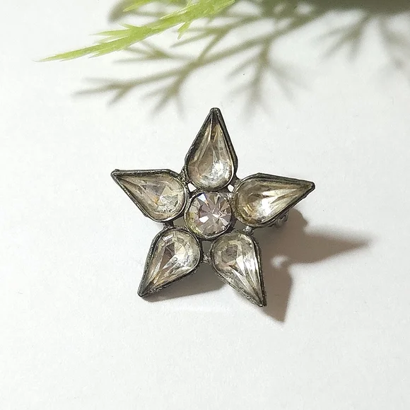 Vintage 1950s Crystal Rhinestone 5-point Star Brooch or Pin