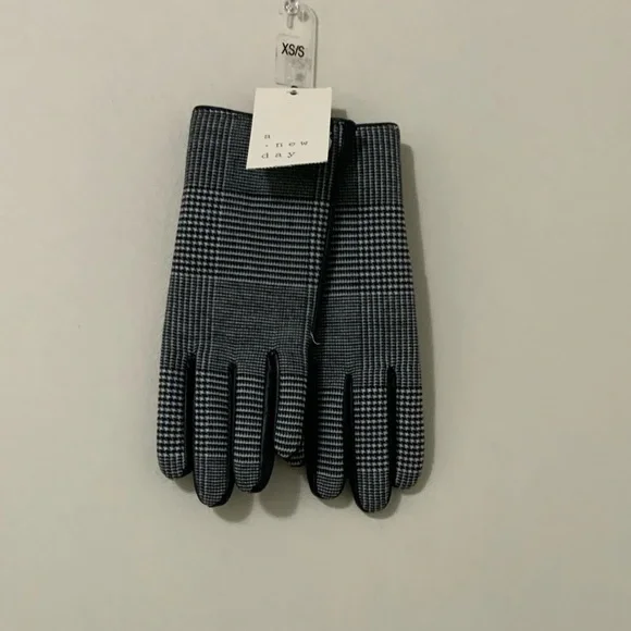 A New Day Size X-Small/Small Grey/Black Tech Touch Plaid Leather Gloves