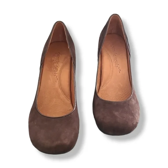 GENTLE SOULS KENNETH COLE Brown Suede Wedges 9 Wedge Heels Ridge Amaru