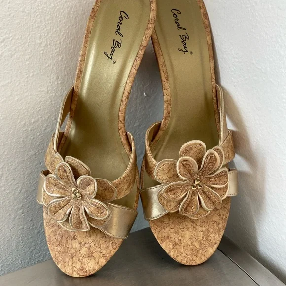 WOMENS CORAL BAY Gold Wedge Sandals