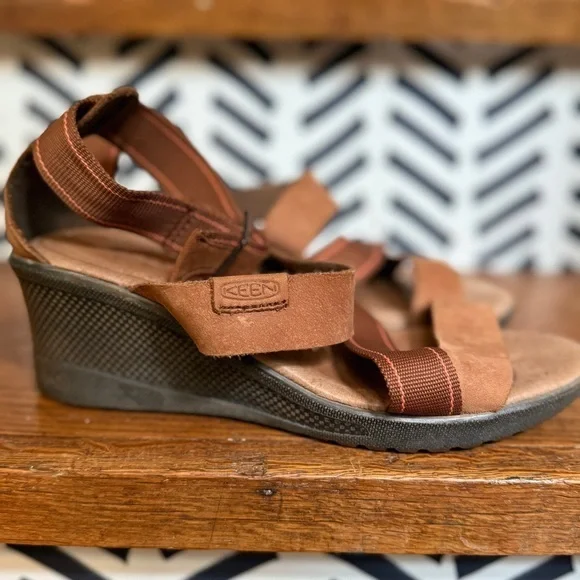 Keen Women's Brown Wedge Sandals. Sz 5.5. Next to NEW!