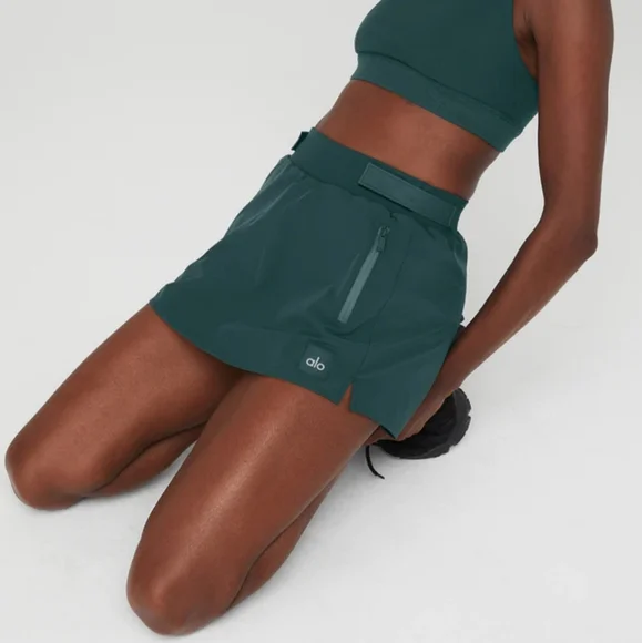 Nwot Alo midnight green limited editionelevation high waist tennis skirt xs