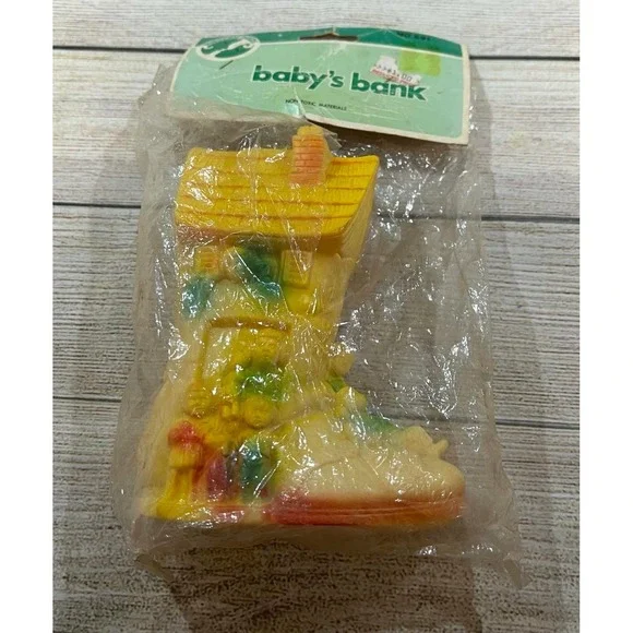 Vintage Nursery Needs Baby's Bank Old Woman Lived In Shoe NEW in PKG ~*~ TubB9