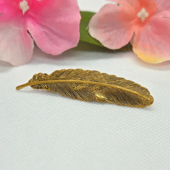 Vintage Golden Feather Brooch Gold Tone Leaf Brooch or Pin