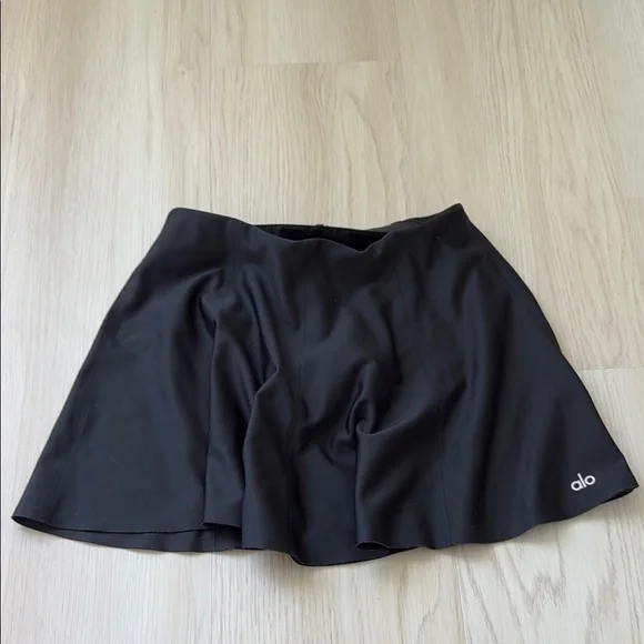 Alo Airlift down the line tennis skirt Small worn once