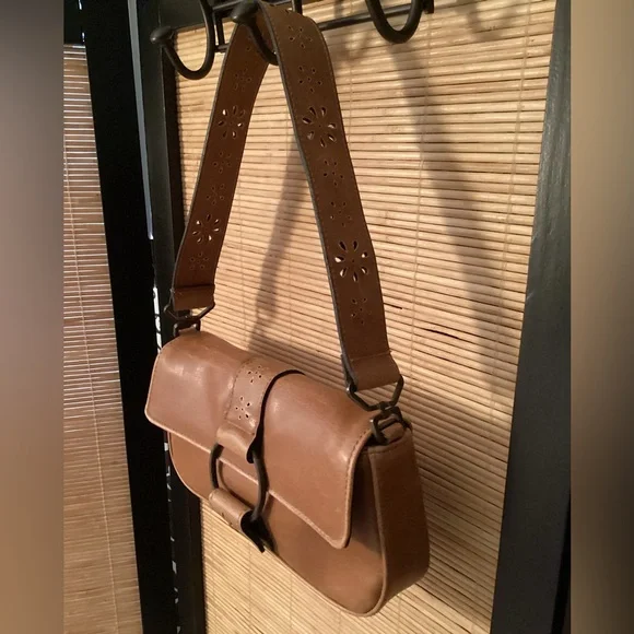 💗 Vintage Y2K baby bag laser cut vegan leather camel brown tan small purse