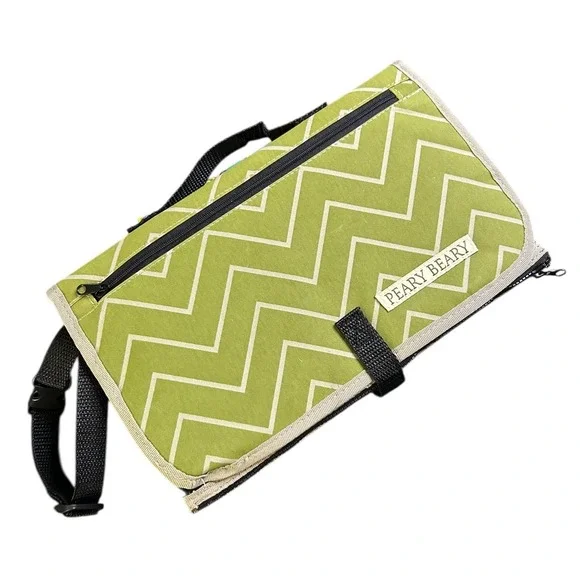 Peary Beary Baby Portable Changing Station Diaper Changing Pad Clutch Green NWT