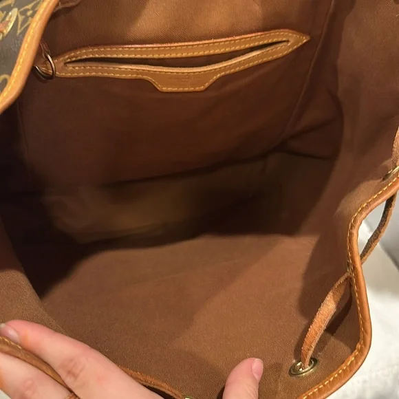Louis Vuitton Montsouris GM Backback code MI0946