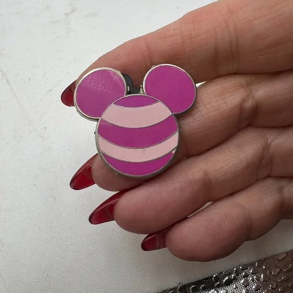 Disney Cheshire Cat Mickey Head Trading Pin