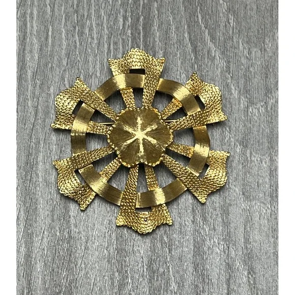 Vintage MONET Gold‎ Tone Textured & Smooth Geometric Brooch Pin Signed
