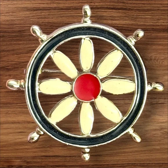 Vintage Ship Wheel Flower‎ Brooch