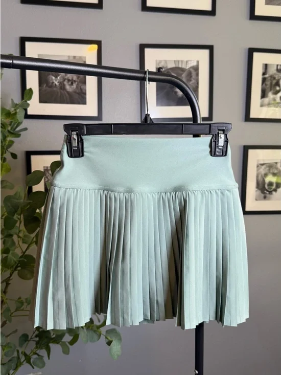 ALO Yoga Pleated Mint Green Mini Skirt