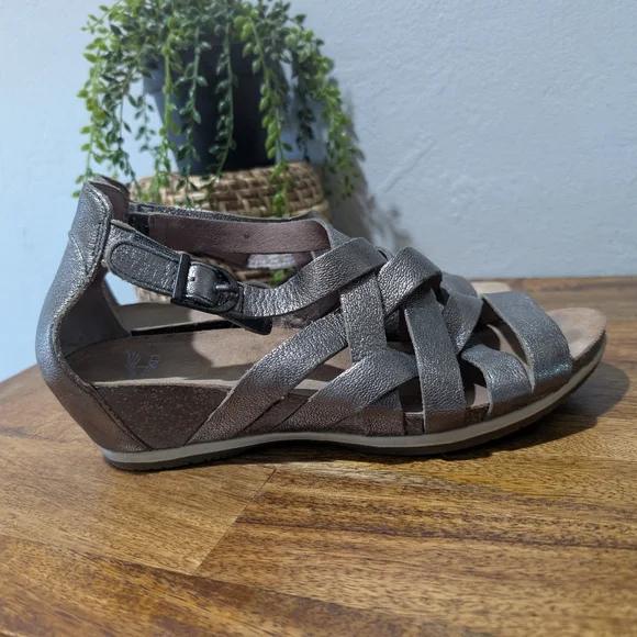 Dansko Vivian Gladiator Sandals (Size‎ 38)