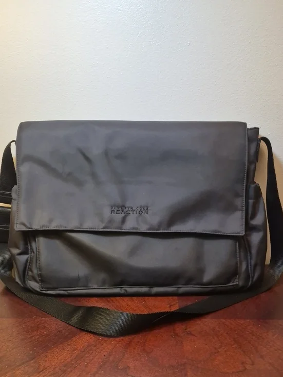 Kenneth Cole Reaction Black Diaper Bag with Adjustable Strap Unisex