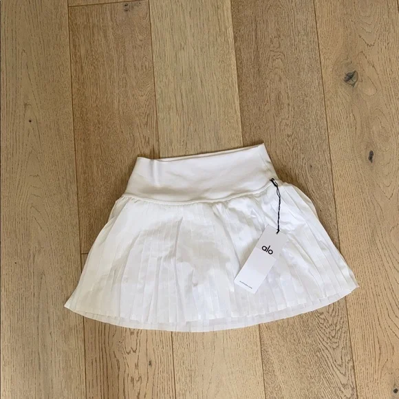 ALO Yoga Cream Pleated Skater Skirt