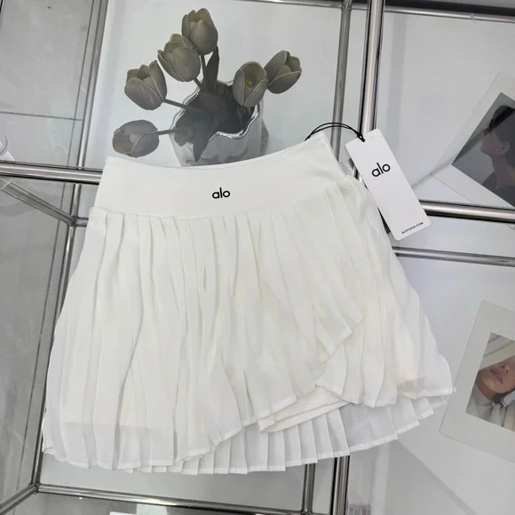 ALO Yoga Women's Asymmetrical Pleated Skirt in White