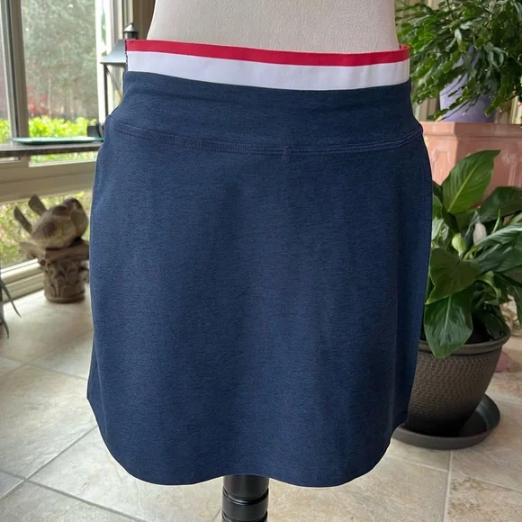 Beyond Yoga Navy Skort, size M, NWT.