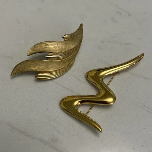 Vtg‎ Trifari Brooch Lot Golden Tone Pin Modernist Signed Designer