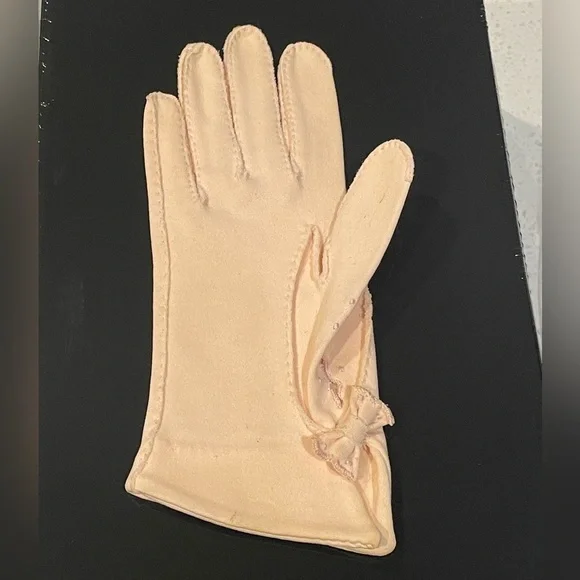 Authentic Vintage 1952 Christian Dior Shalimar Gloves | Pale Pink Leather with B
