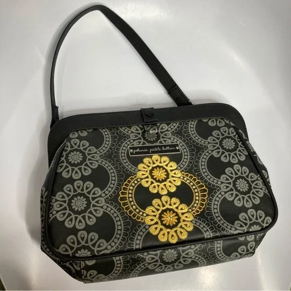 Petunia‎ Pickle Bottom Evening In Innsbruck in gray small/medium diaper bag