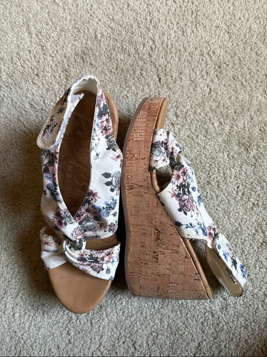 Floral Knot Cork Wedge Sandals - White Floral